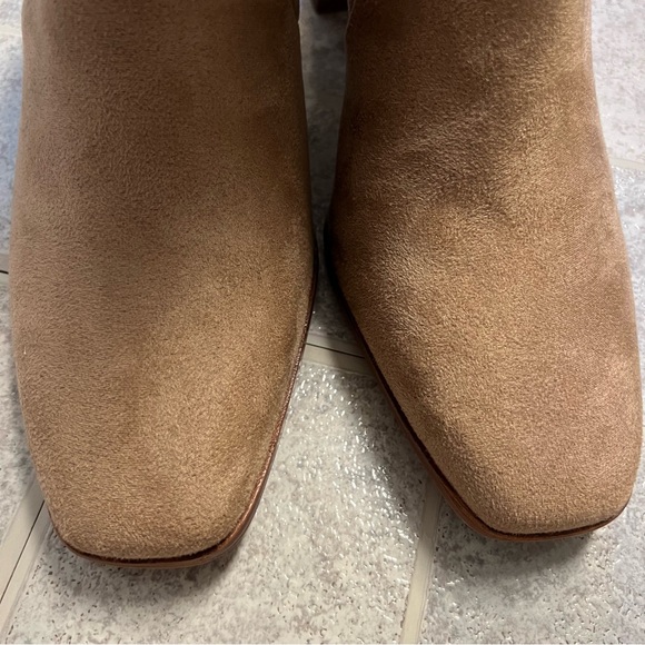 NWOB Dolce Vita Petya Mushroom Stella Suede Embossed Heel Booties - Picture 8 of 10